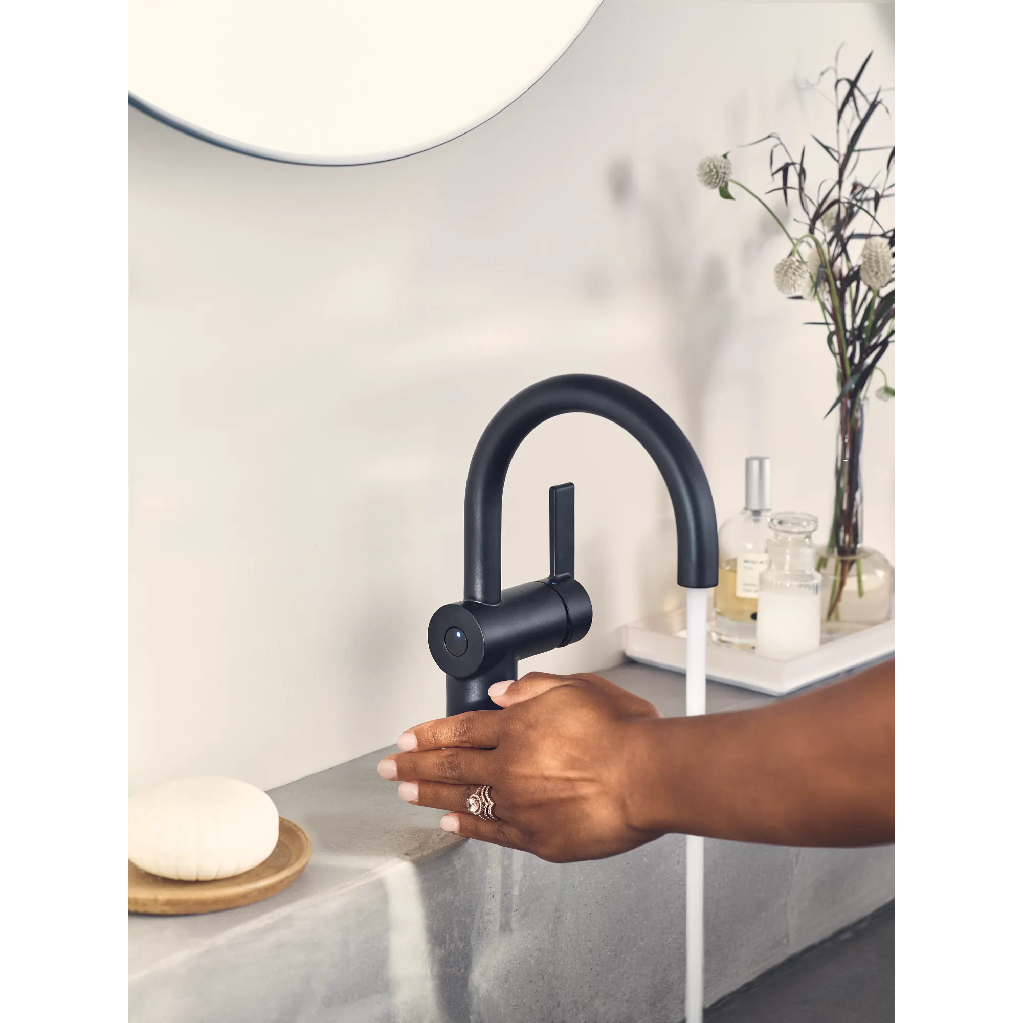 Cia MotionSense Wave One-Handle High Arc Single Sensor Bathroom Faucet - Image 11