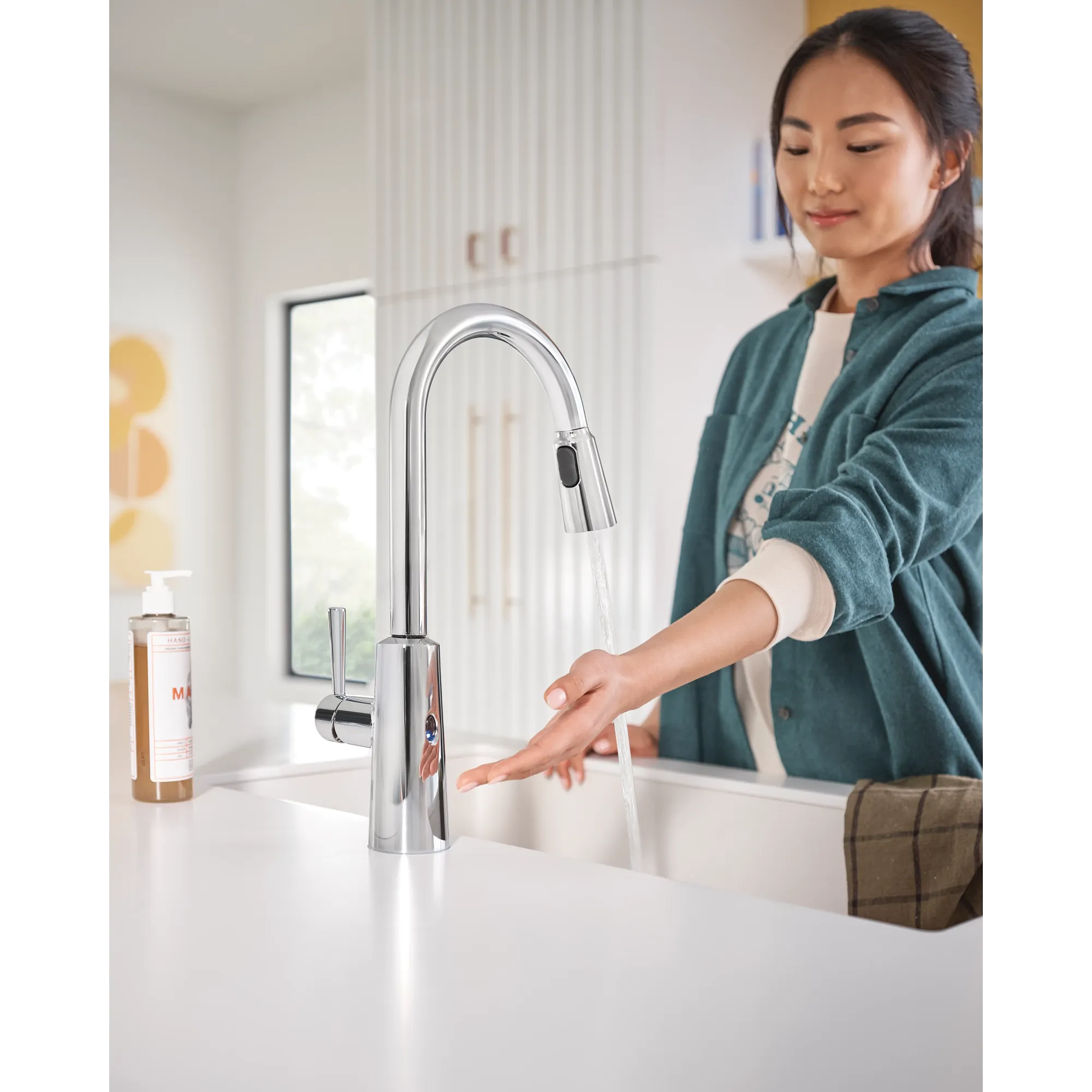 Riley MotionSense Wave One-Handle High Arc Pulldown Kitchen Faucet - Image 10
