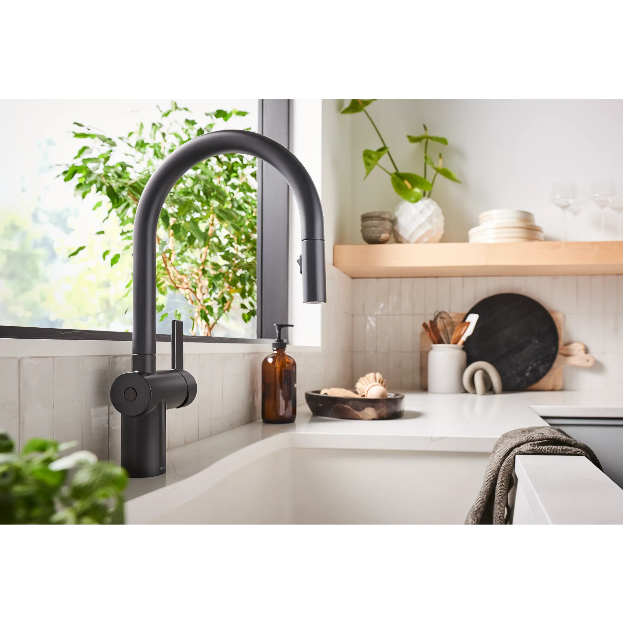 Cia MotionSense Wave One-Handle High Arc Single Sensor Pulldown Kitchen Faucet - Image 19