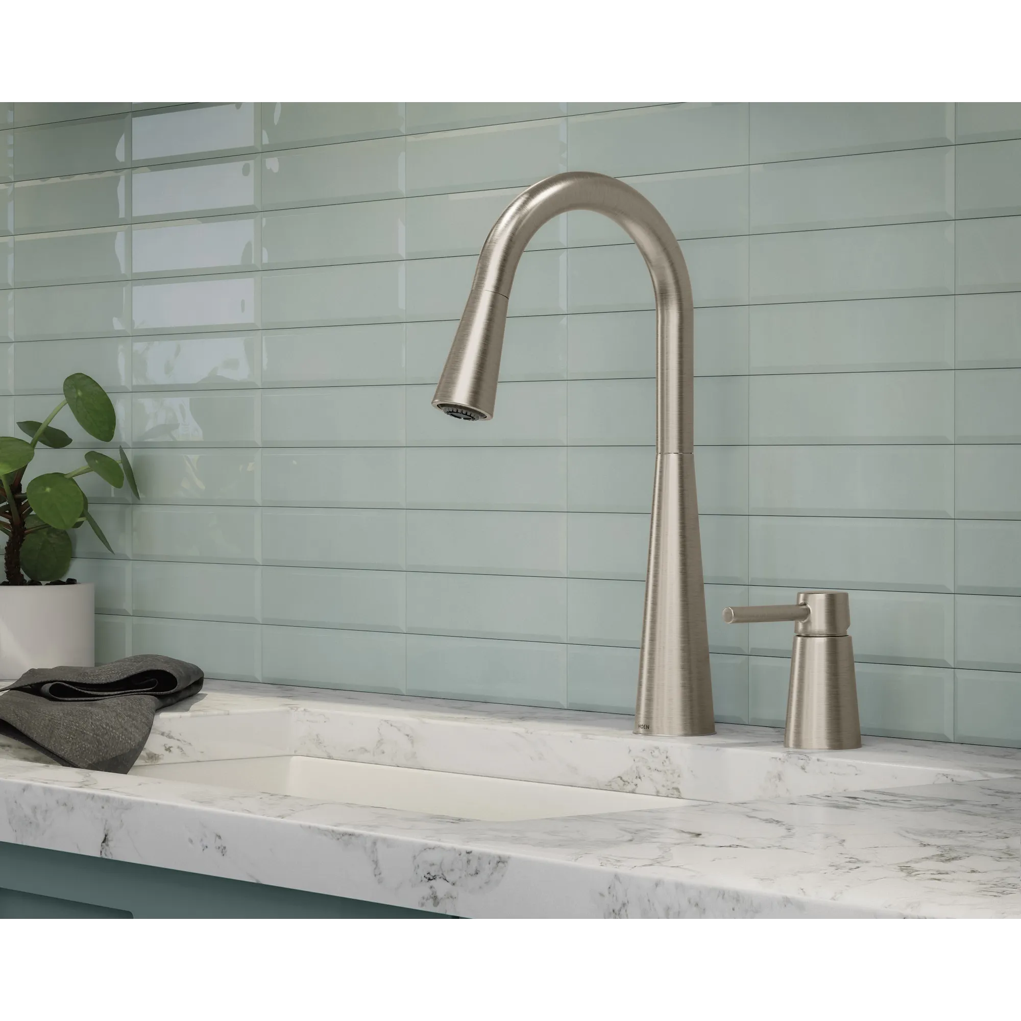 Sleek One-Handle Pulldown Kitchen Faucet - Image 7