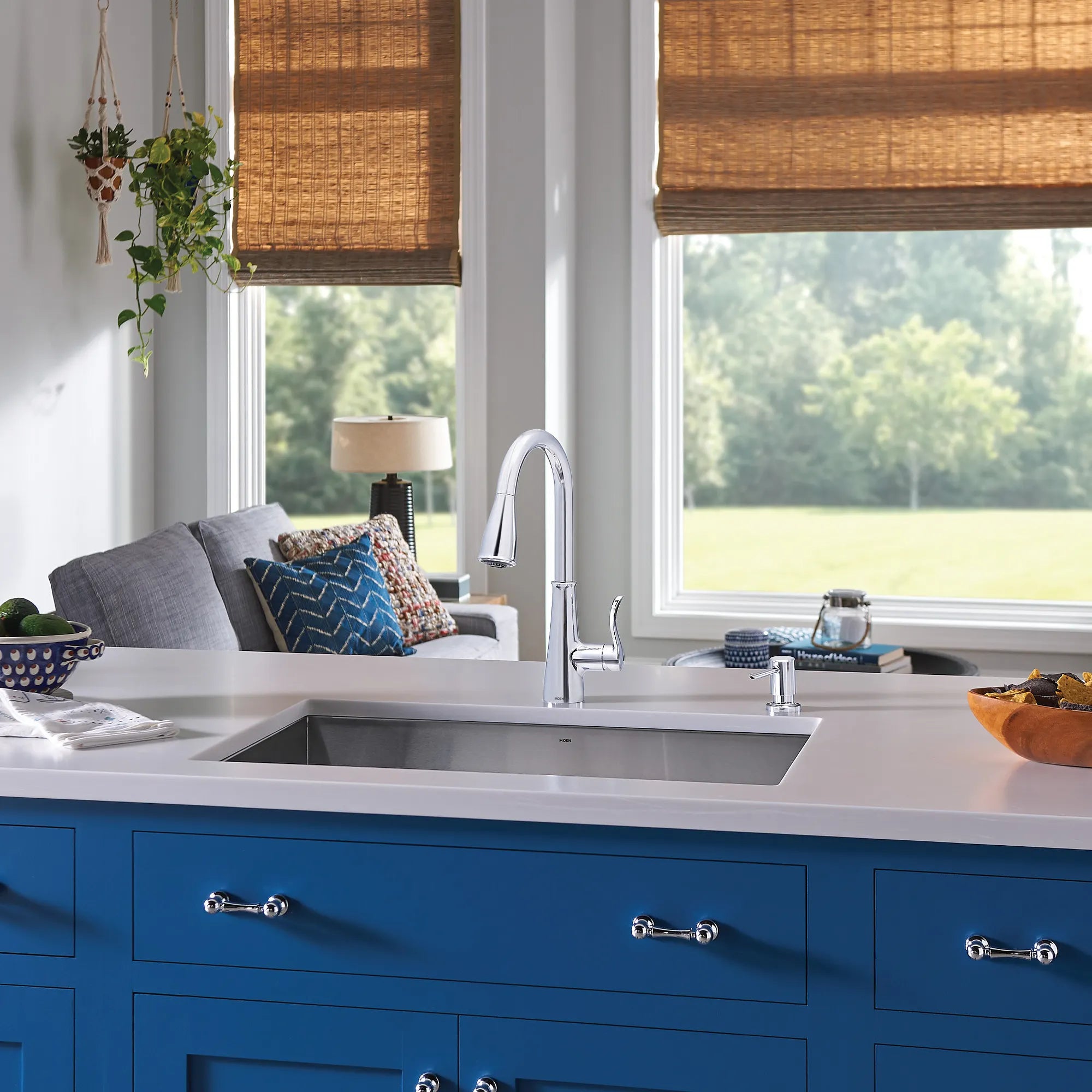 Hadley One-Handle Pulldown Kitchen Faucet - Image 3