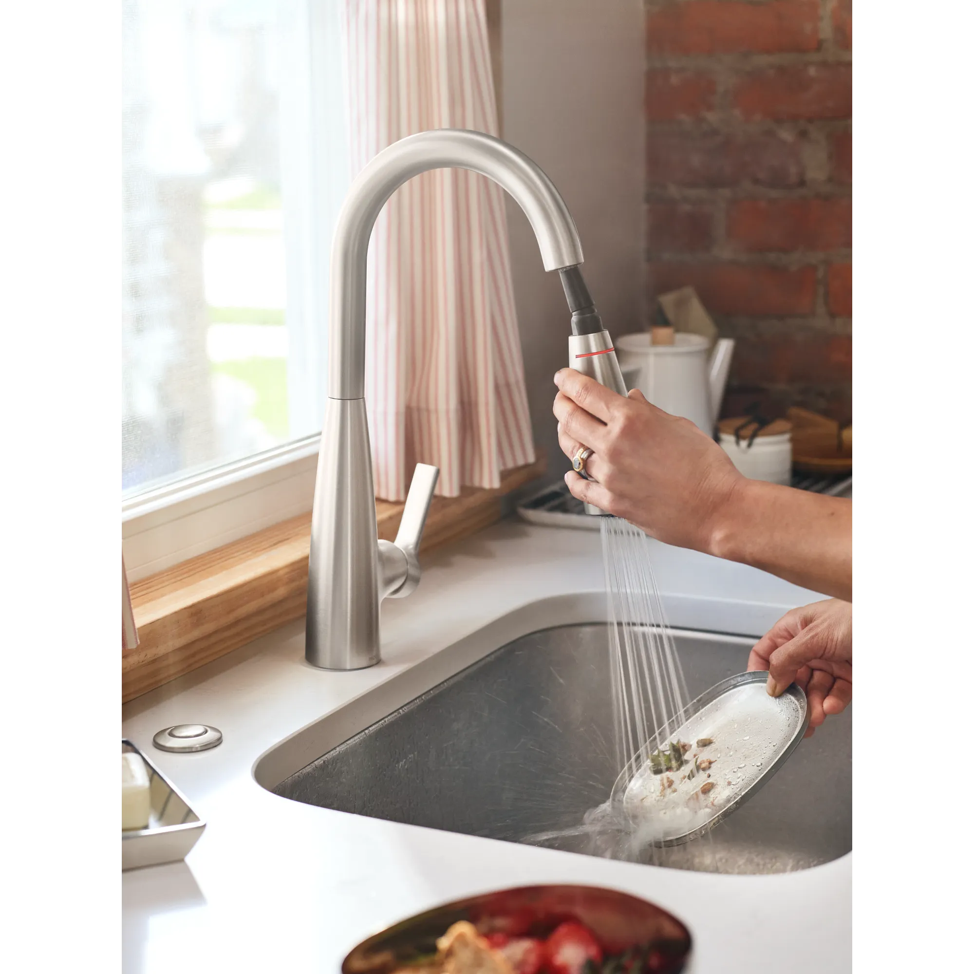 Haelyn One-Handle High Arc Pulldown Kitchen Faucet - Image 16