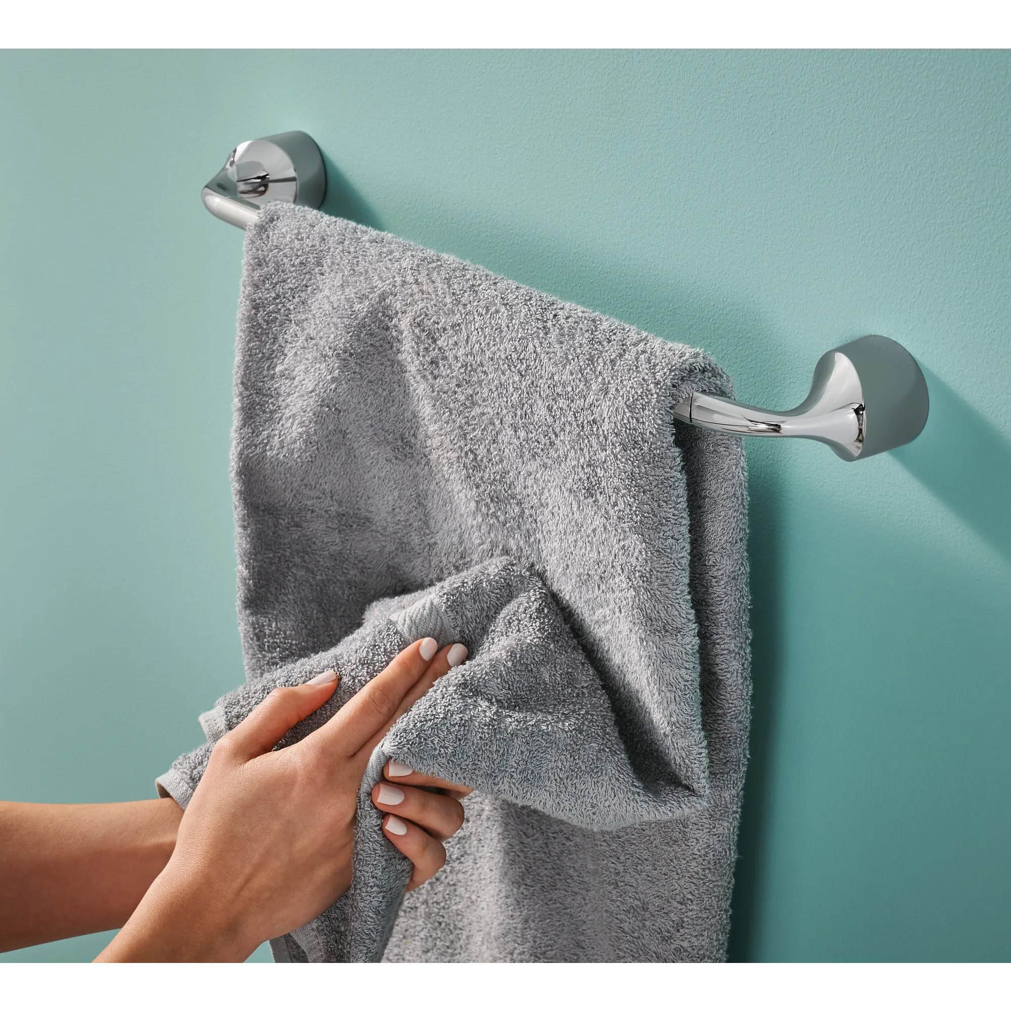 Idora 24 Towel Bar - Image 2