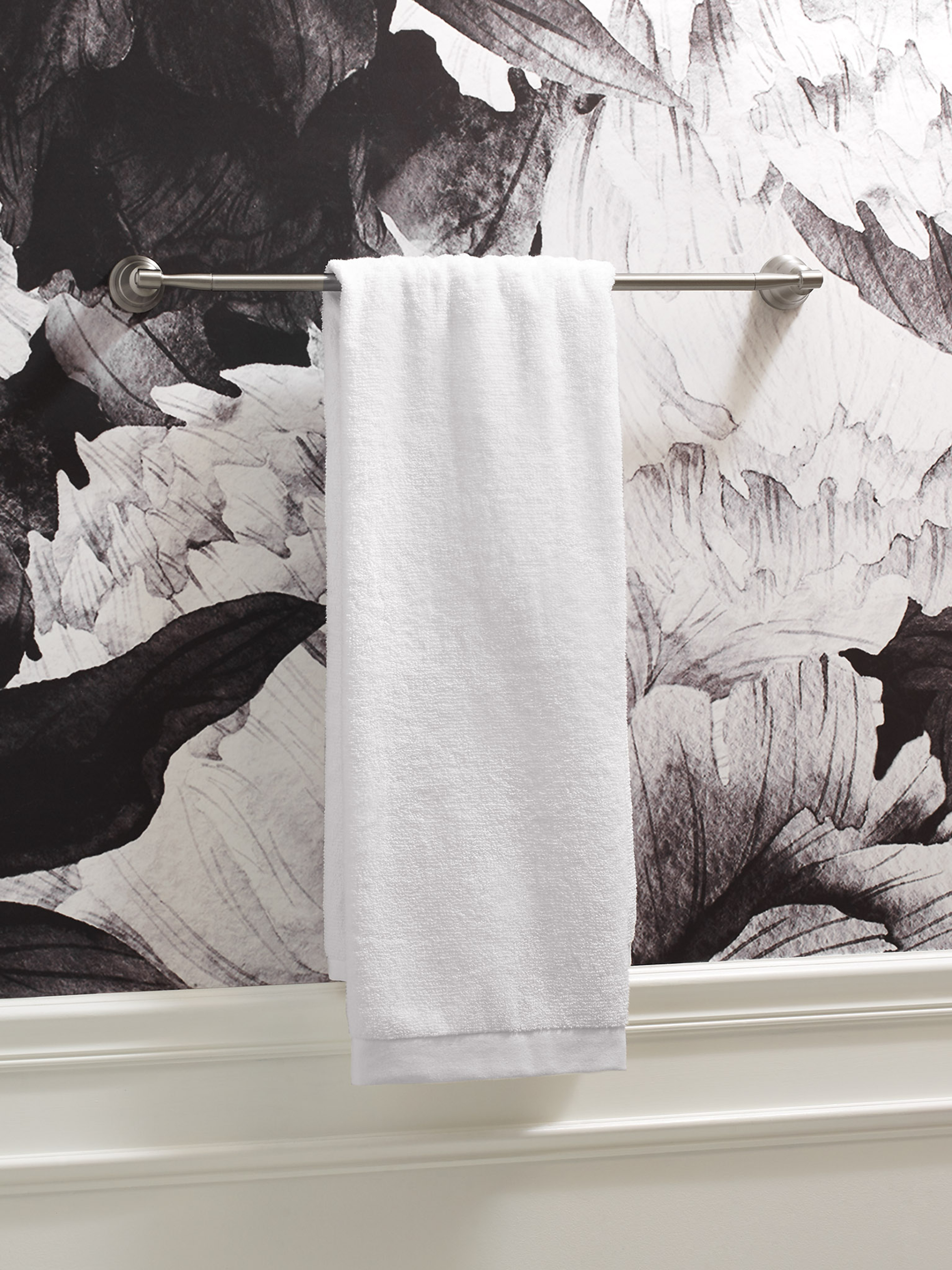 Halle 24 Towel Bar - Image 3