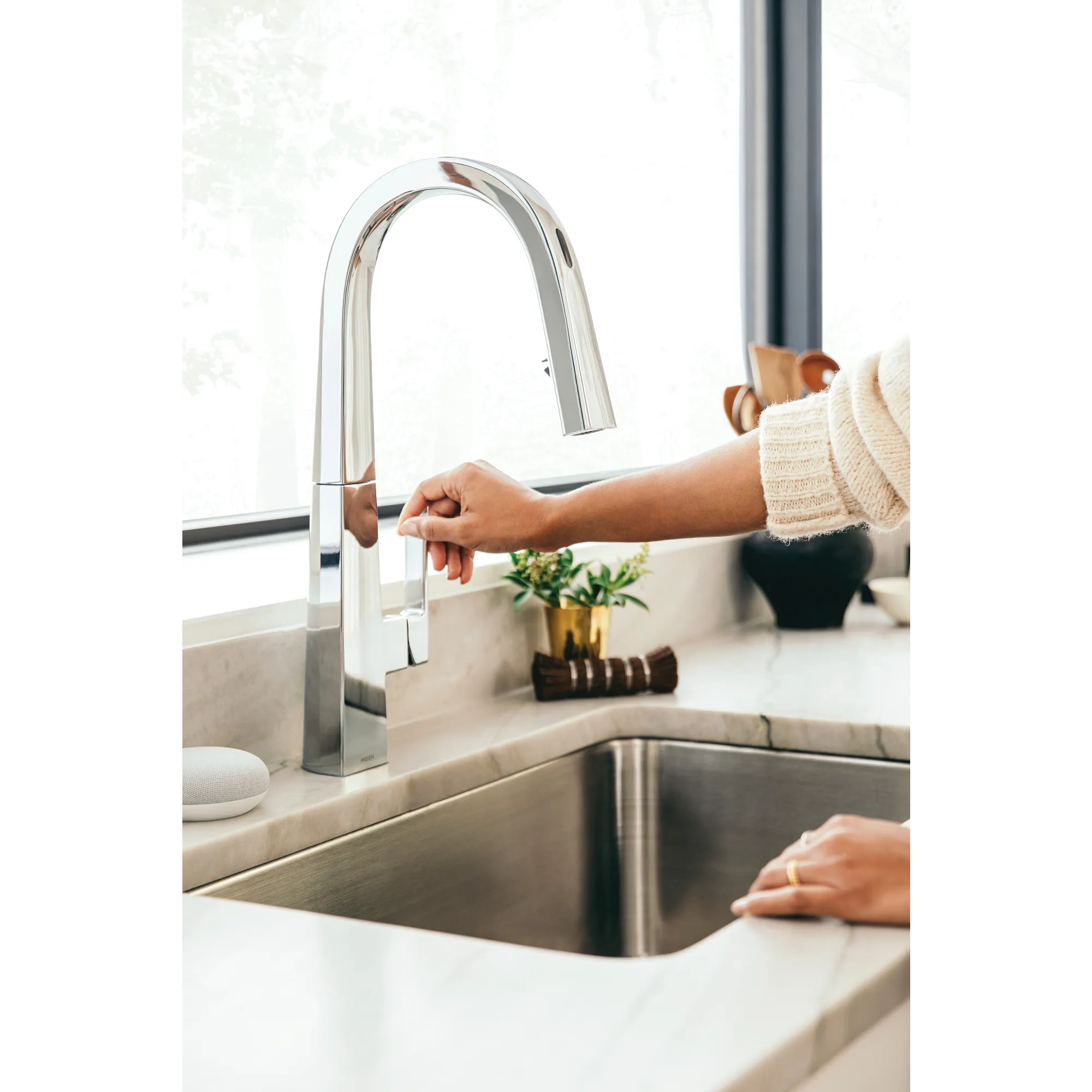 Nio Smart Kitchen One-Handle High Arc Pulldown Kitchen Faucet - Image 3