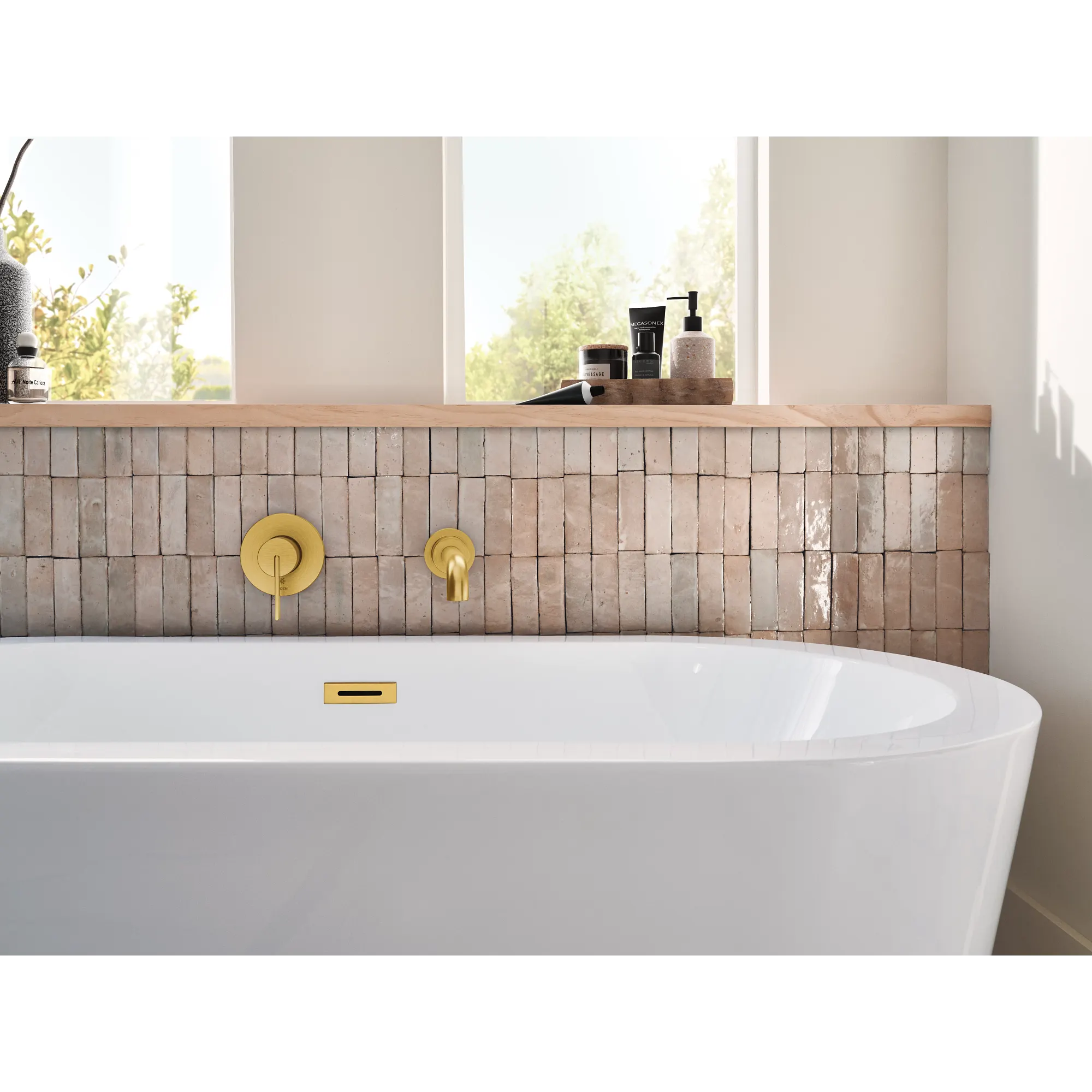 Cia One-Handle Non Diverter Wallmount Tub Filler - Image 12