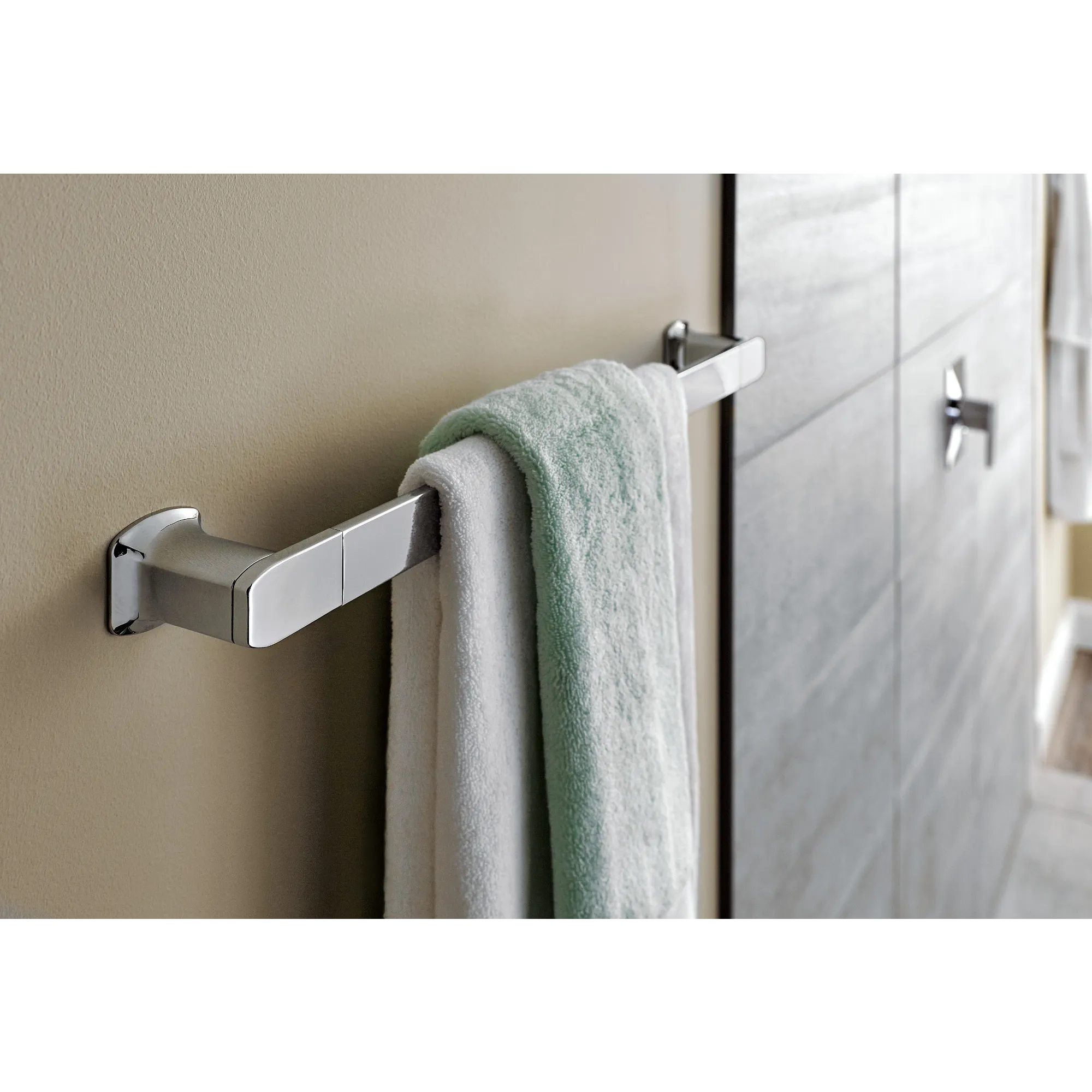 Via 24 Towel Bar - Image 2